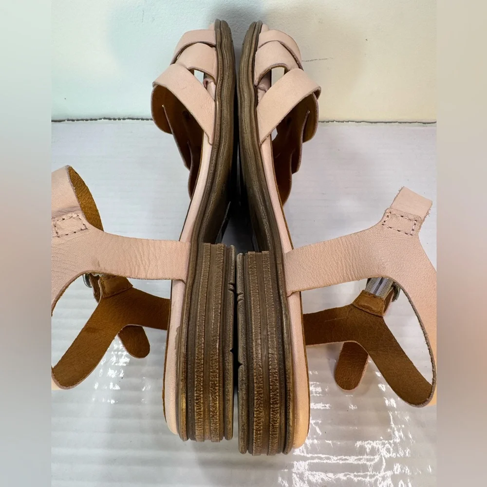 Miz Mooz Lakelyn Pink Sandals - Picture 6 of 8